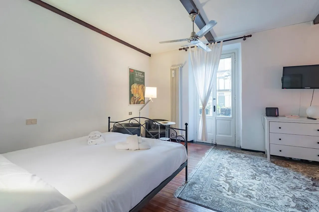 Lovely Flat De Castilla 7 ミラノ