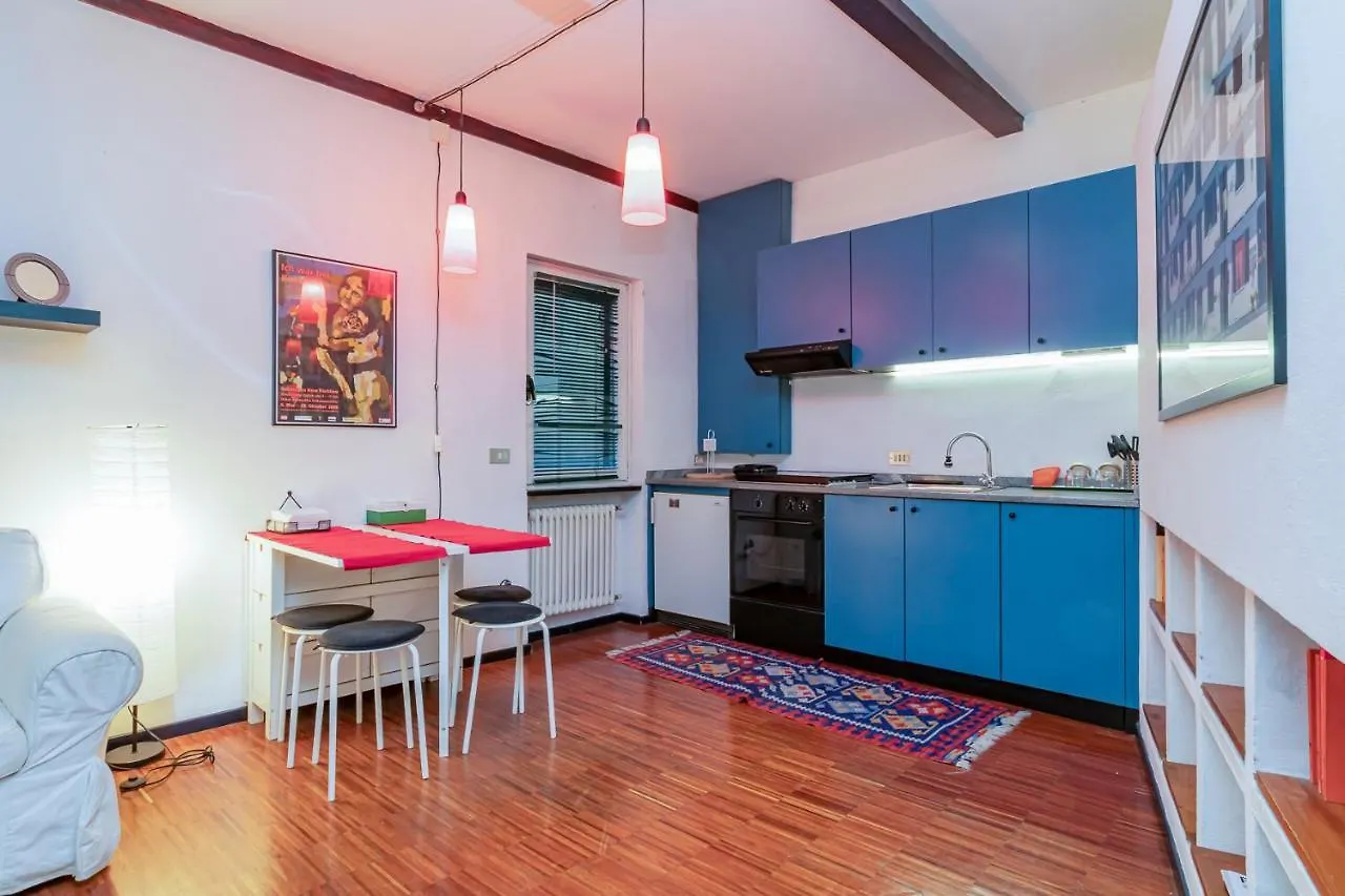 Lovely Flat De Castilla 7 ミラノ