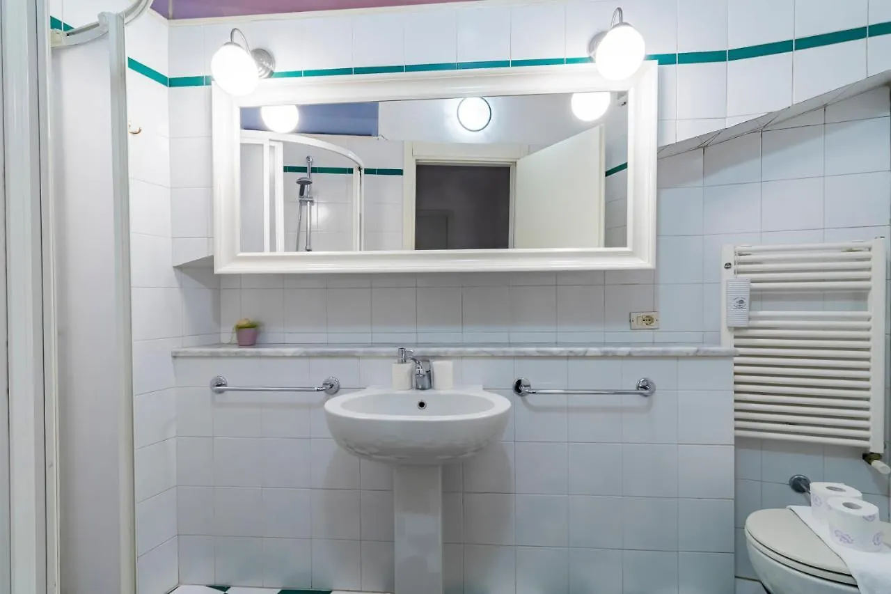 Apartamento Lovely Flat De Castilla 7 Milán